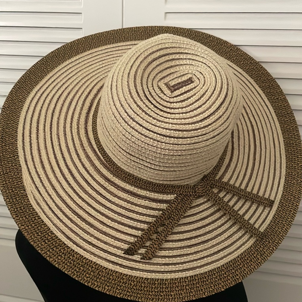 Beach hat